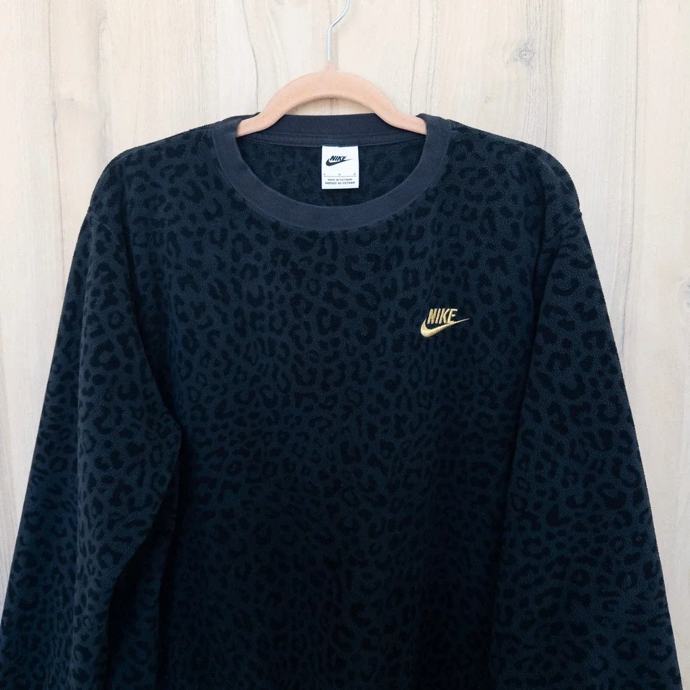 Nike Women Leopard Print Sweatshirt L Black Fleece Gold Logo Crewneck Athleisure